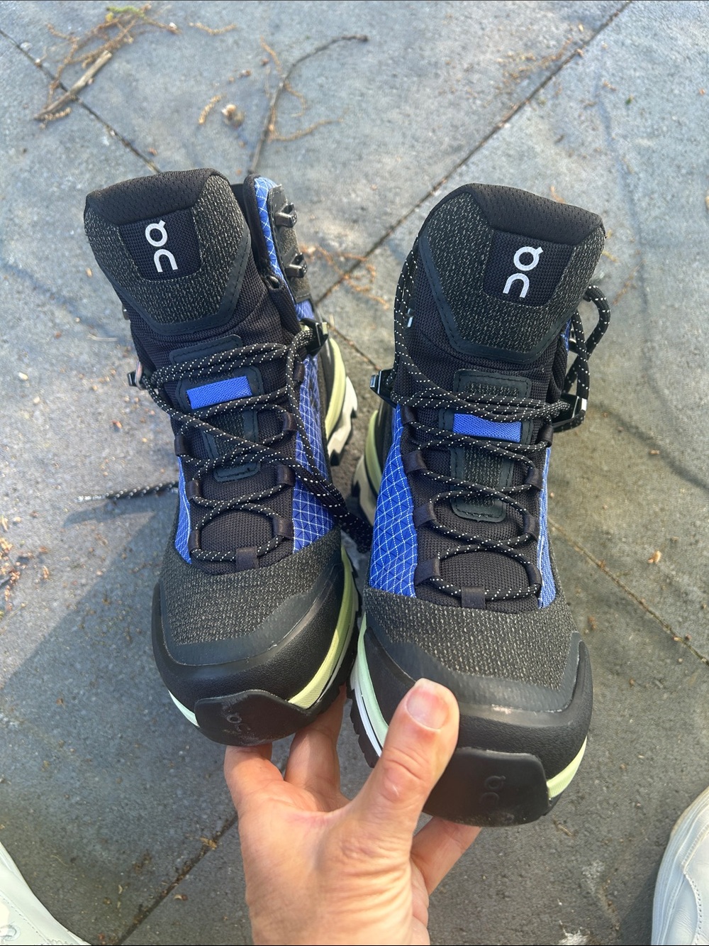 On Clouds Waterproof Hiking Boots Size 7.5 NWOT NEW Unworn